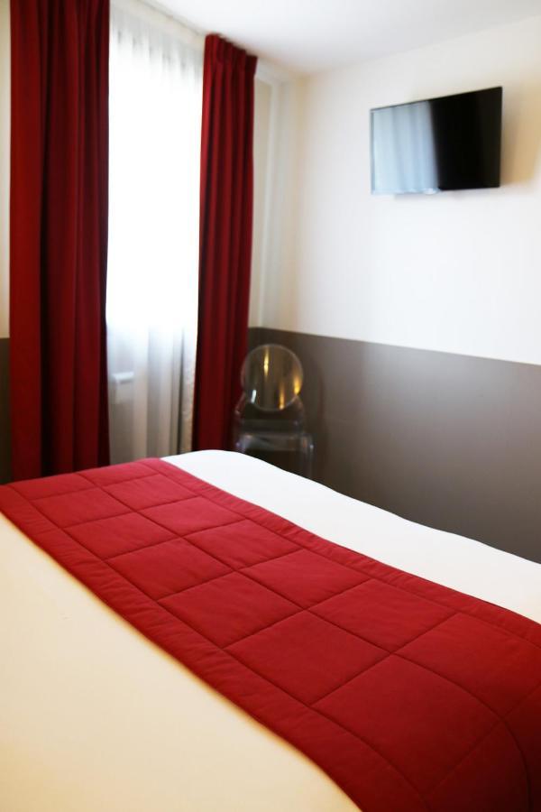 Le Quarre Hotel Bistrot Bruguieres Exterior photo